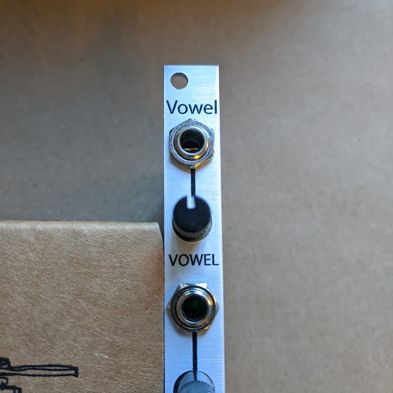 2hp Vowel - silver - speech synthesis and formant oscillator image 1