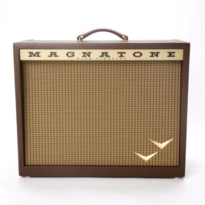 Magnatone Panoramic Stereo 12+12W Vibrato 2x10” Combo Amp w/ Footswitch & Cover image 2