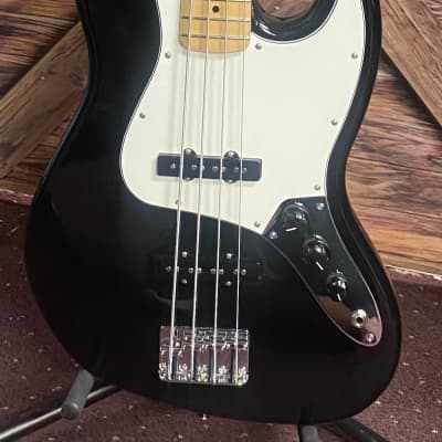 Fender Standard Jazz Bass, MIM, Black w/ HDSC for sale