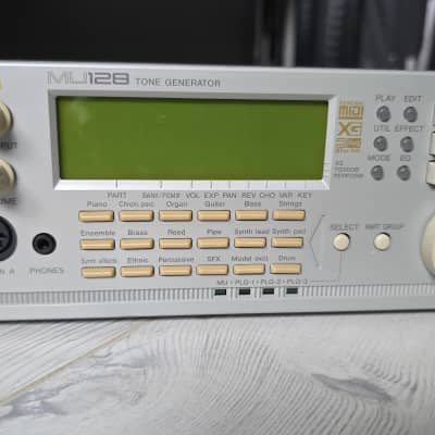 Yamaha MU128 1998 - Grey white