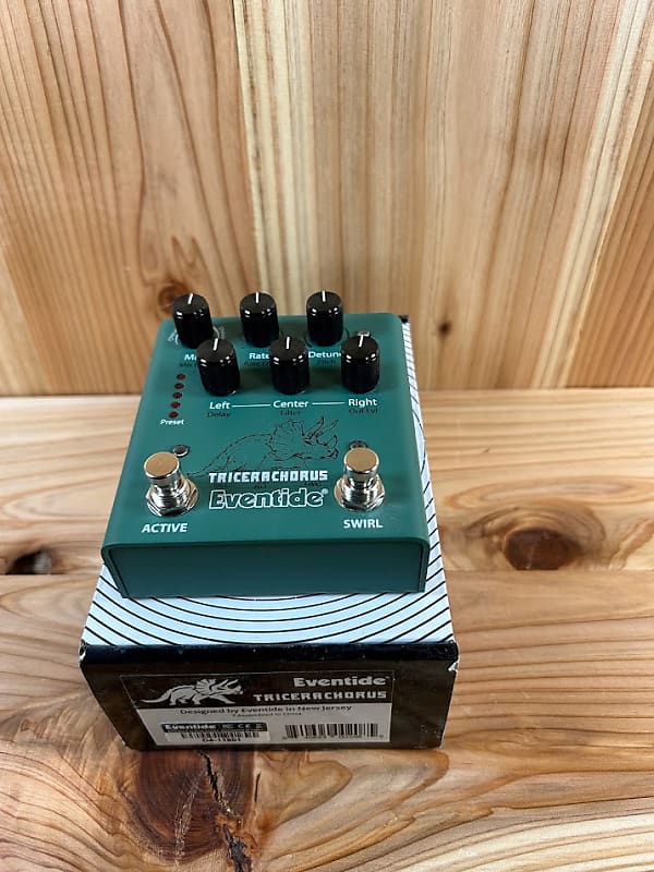 EventideTriceraChorus BBD-Style Tri-stereo Chorus Pedal