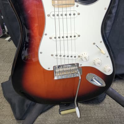 Fender Stratocaster Player Series 2021 - 3-Color Sunburst - MIM image 1
