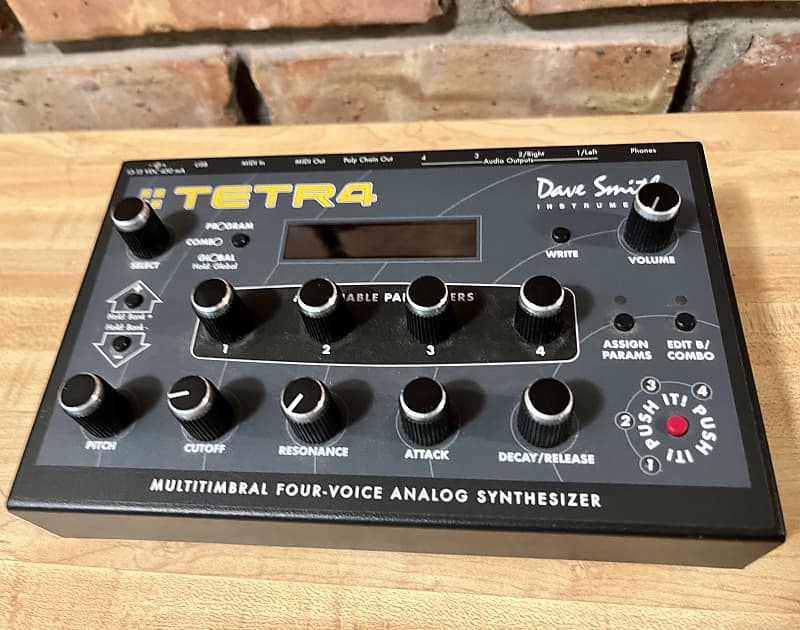 Dave Smith Instruments Tetra Desktop 4-Voice Polyphonic Synthesizer