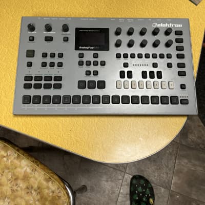 Elektron Analog Four MKII 4-Voice Tabletop Analog Synthesizer 2017 - Present - Grey