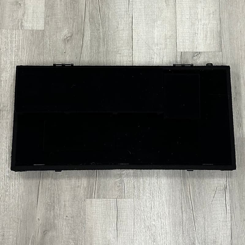 Used NYC Pedalboards GIgman 36'' w/Riser/Wah/Volume Pedal | Reverb