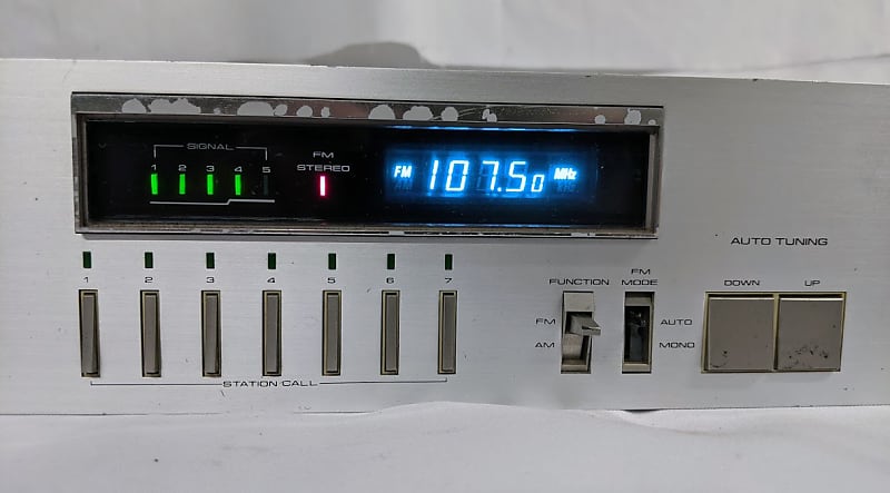 Vintage Pioneer TX-710 Synthesized Stereo FM Tuner (1980)