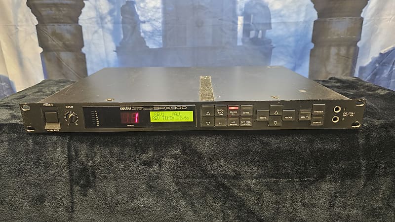 Yamaha SPX900 Professional Multi-Effect Processor | Reverb