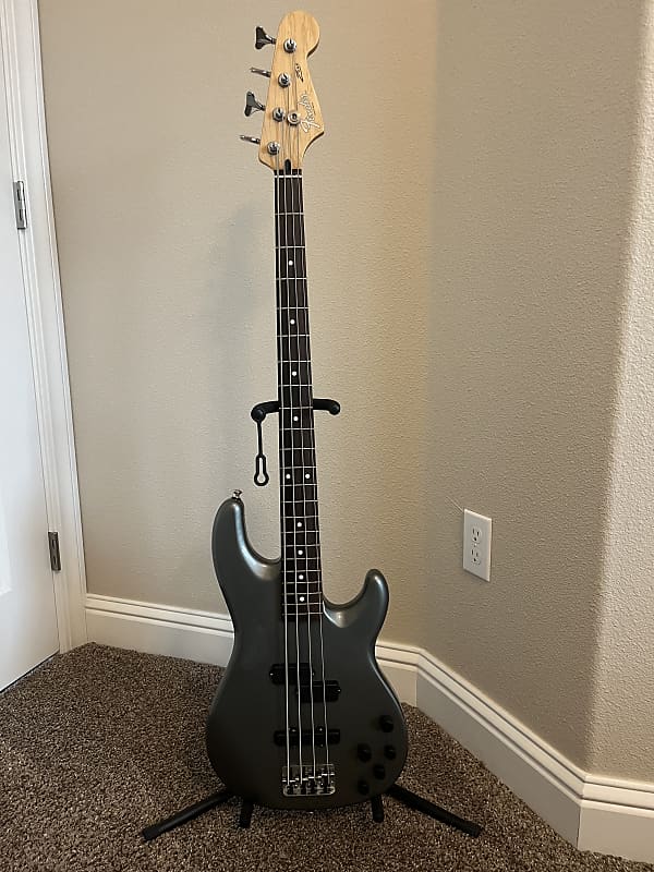 Fender Deluxe Series Zone Bass 2003 - 2006