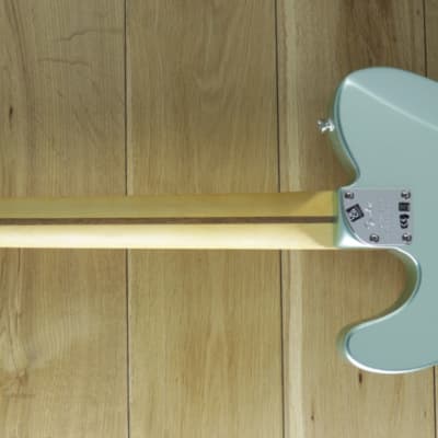 Fender American Professional II Telecaster® Deluxe, Maple Fingerboard, Mystic Surf Green US21015187 image 2
