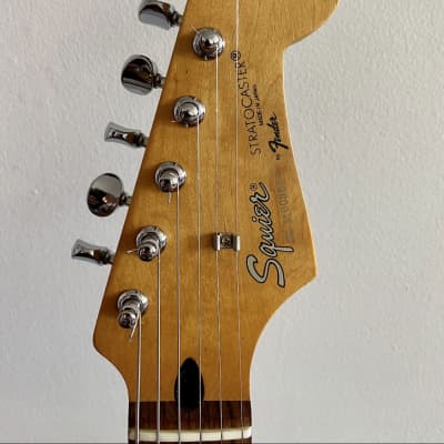 Squier Wayne's World Excalibur Stratocaster Electric Guitar 1992 Artic White image 3