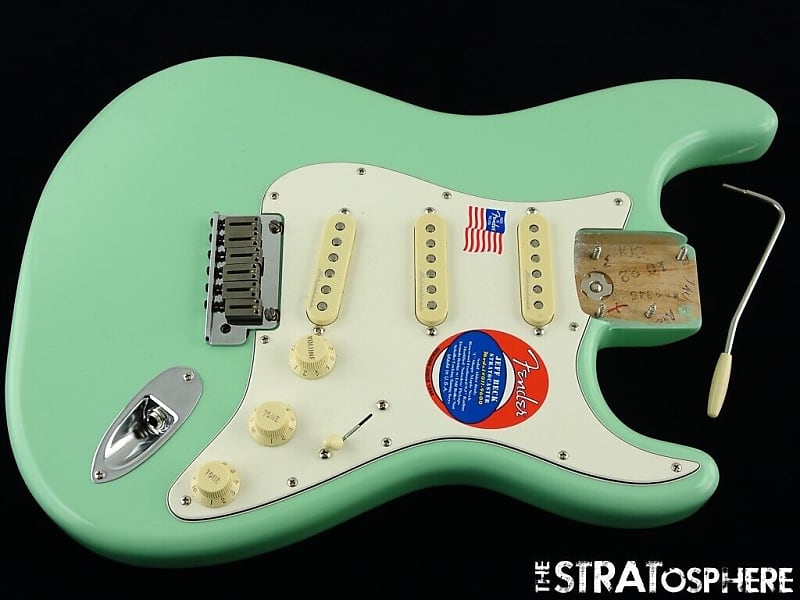 Fenderストラト　レフティボディ（アッセンブリー付き） 71qM4gyNo3L._UF350,350_QL50_.jpg