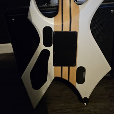 B.C. Rich Warlock Extreme 2000 - Matte White image 4