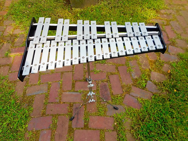 Pearl 32 KEYS Xylophone Percussion Bell Kit with Hard Case Stand