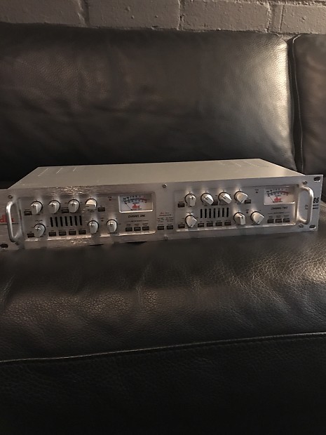 dbx 586 2-Channel Vaccuum Tube Preamplifier image 1
