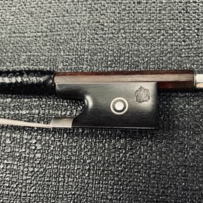 A very fine German violin bow by Pfretzschner image 1
