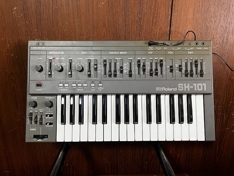 SH-101 Roland シンセサイザー - 鍵盤楽器