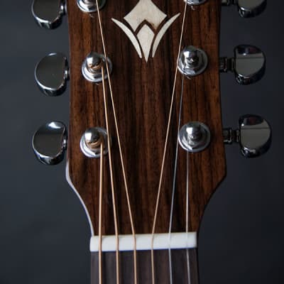 Washburn Comfort Series Grand Auditorium Acoustic-Electric Cutaway Guitar image 5