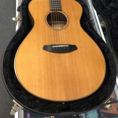 Breedlove Oregon Dreadnought Myrtlewood Acoustic-Electric Guitar