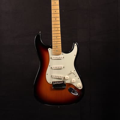 Fender Stratocaster Deluxe 2000 image 1