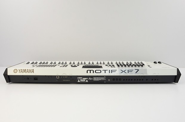Yamaha MOTIF XF7 シンセサイザー　ホワイト Yamaha MOTIF XF7 - Special Edition White | Sweetwater
