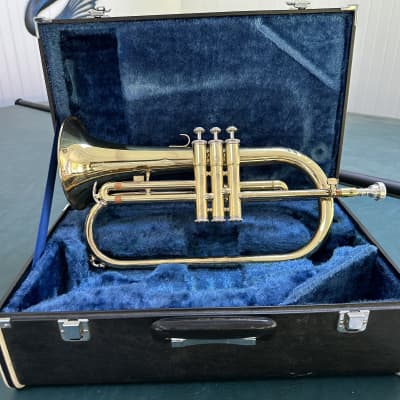 Yamaha YFH-231 Flugelhorn w/Case and a Bach 8C FH Mouthpiece