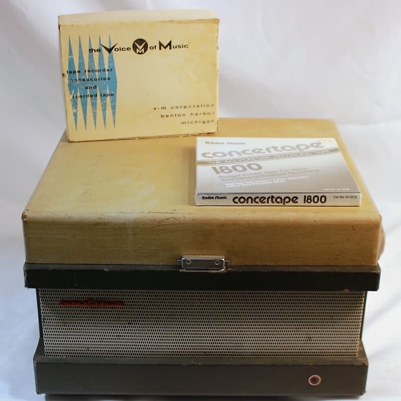 VM Corp Voice of Music Tape-O-Matic Model 720 Reel to Reel Recorder w/  Accessories