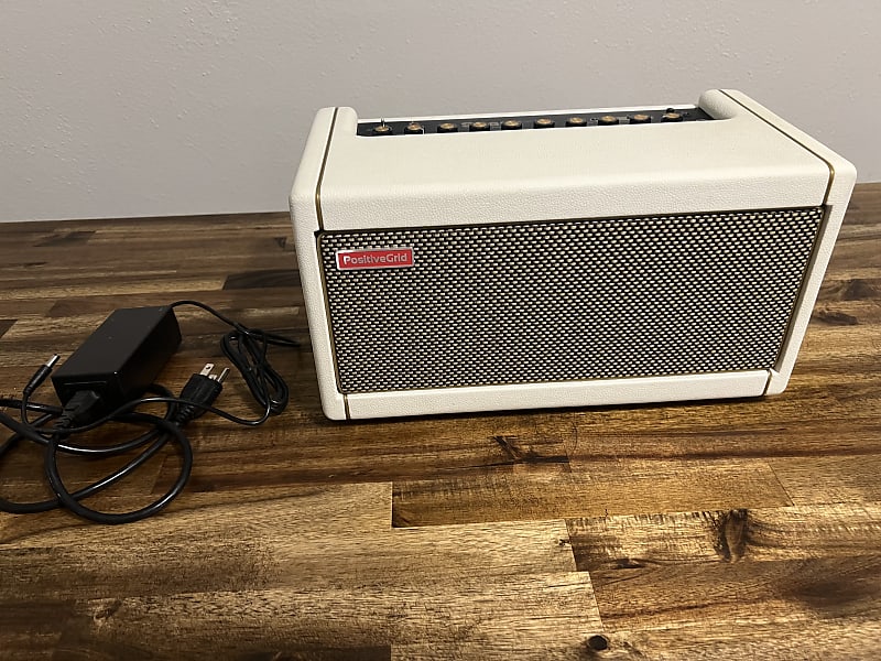 Positive Grid Spark 40 40-Watt 2x4" Modeling Guitar Combo 2021 - Pearl White image 1