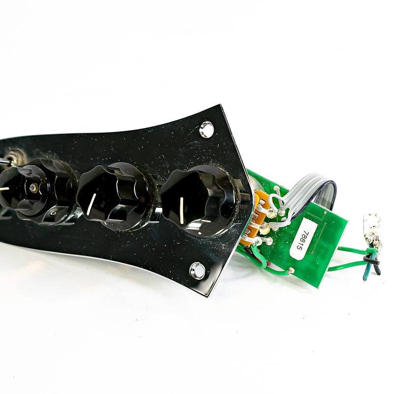 Fender American deluxe jazz bass V プリアンプ 2011 Fender American Deluxe Jazz Bass Preamp Assembly | Reverb