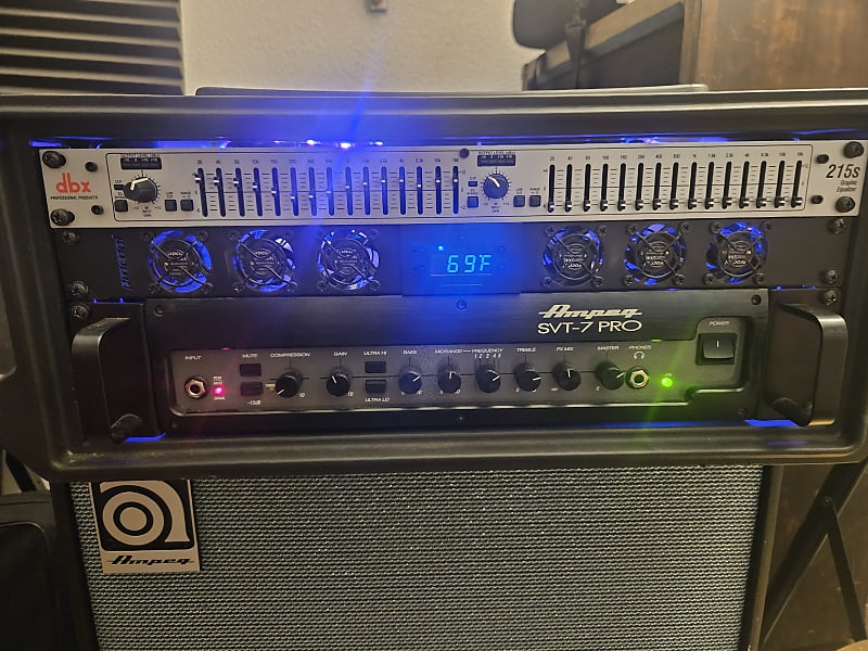 Ampeg SVT7Pro, Dbx 215 equalizer, Furman M8x2 power Reverb