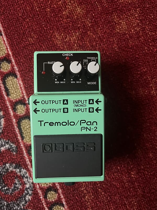 Boss PN-2 Tremolo/Pan