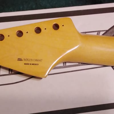 Classic Player Jazzmaster Neck, 21 Med Jumbo Frets, Pau Ferro, C Shape