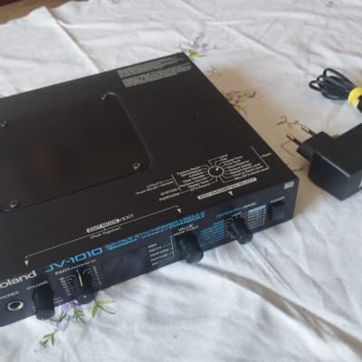 Roland JV-1010 64-Voice Synthesizer Module