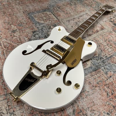 Gretsch G5422TG  Electromatic Double Cutaway Hollow Body with Bigsby, Gold Hardware, Snow Crest White image 1