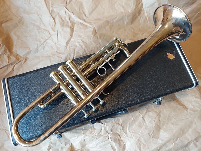 Bach Mercedes-II Trumpet, USA, w/ Case and 7C Mouthpiece Bach Mercedes-II Trumpet, USA, w/ Case and 7C Mouthpiece