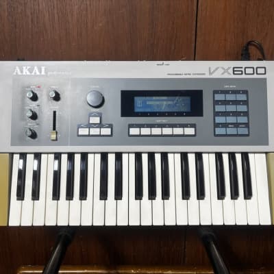 Akai VX-600 Programmable Matrix Synthesizer New internal battery
