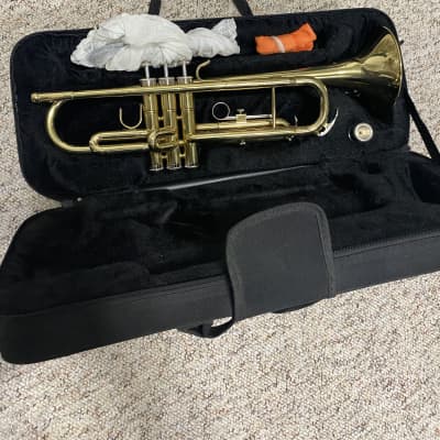 Mendini B-Flat Trumpet MTT-L Gold Lacquered *2 Dents On Bell* image 1