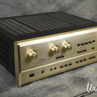 Accuphase E-301 Integrated Stereo Amplifier in Very Good Condition