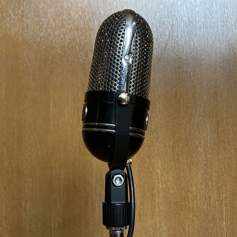 ☆ 1960s ☆ Japanese AIWA Dynamic Microphone M18 ☆ RCA 77
