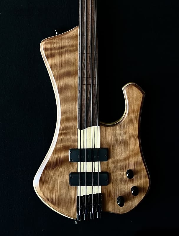 MG Bass Extreman Fretless 4 strings - Bartolini pickup & preamp image 1