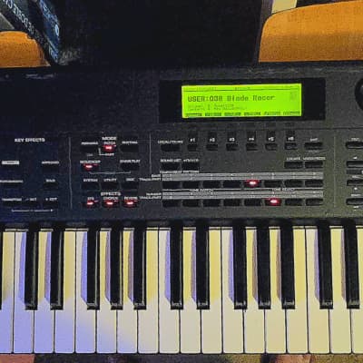 Roland XP-60 61-Key 64-Voice Music Workstation Keyboard 1998 - 2003 - Black