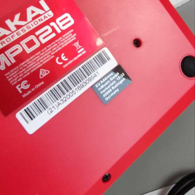 Akai MPD218 2015 - Present - Black image 16