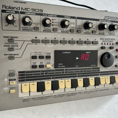 Roland MC-303 Groovebox 1990 - 1998 | Reverb
