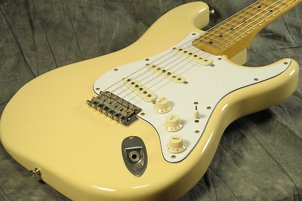 Fender Japan ST68-185YM Yngwie Malmsteen Signature Vintage White