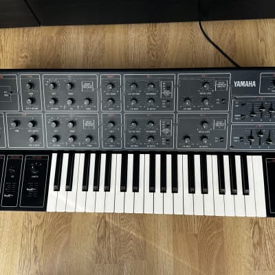 Yamaha CS-15 Duophonic Synthesizer 1978 - 1982 - Black