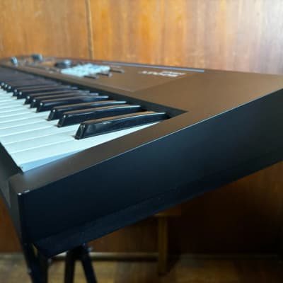 Roland JUNO-DS 76 76-key Synthesizer w/ gig bag image 6