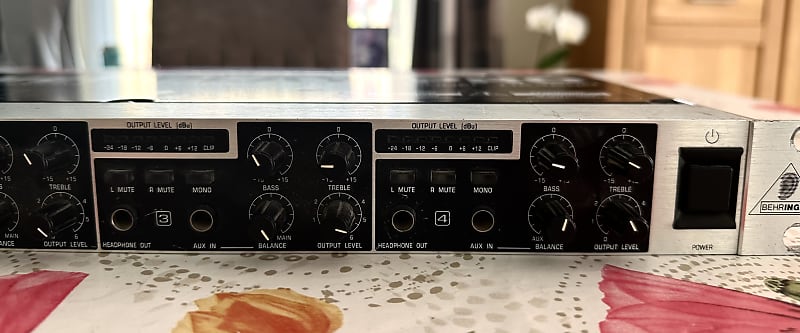 BEHRINGER HA4600 4チャンネルヘッドフォンアンプ BEHRINGER HA4600 4チャンネルヘッドフォンアンプ 配信機器・PA