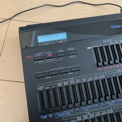 Roland（ローランド）のシンセサイザープログラマー PG-1000 