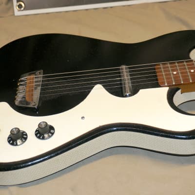 Silvertone ( Danelectro ) Model 1448 Guitar Sparkle Black image 7