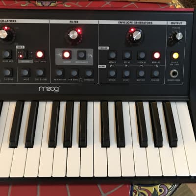 Moog Little Phatty Stage II - Limited Edition Red Back with CV Outs - Rare and MINT imagen 7