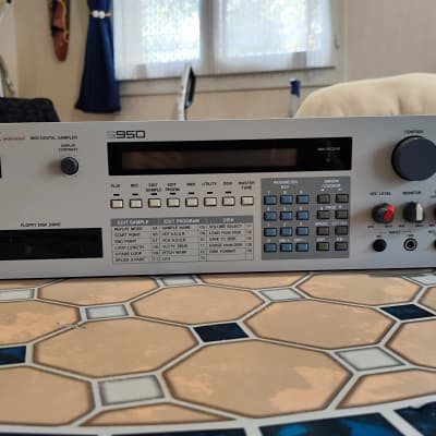 Akai S950 with rare original ib109 board and max ram